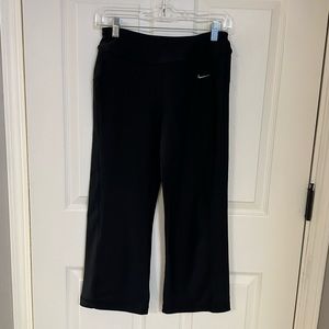Womens Nike slight flare leggings. Black XS